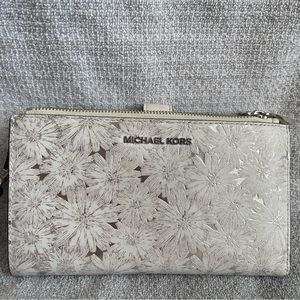 Michael Kors wristlet